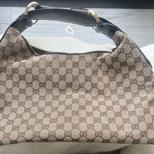 GUCCI SHOULDER BAG REAL AND NEW